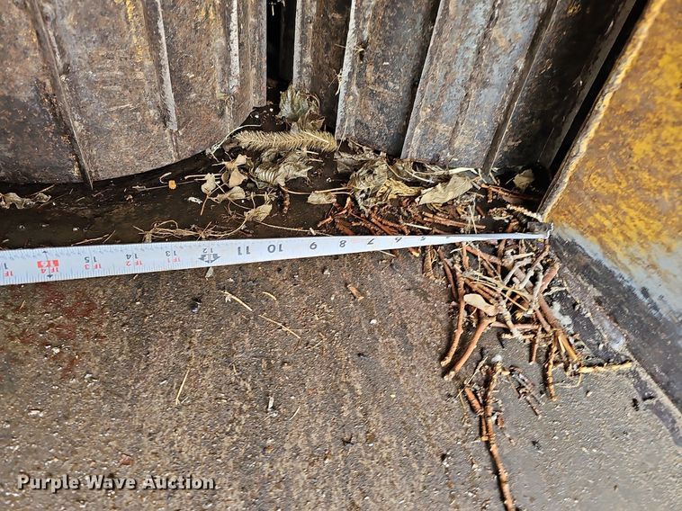 image for item DQ0301 1992 Vermeer 1250BC  wood chipper