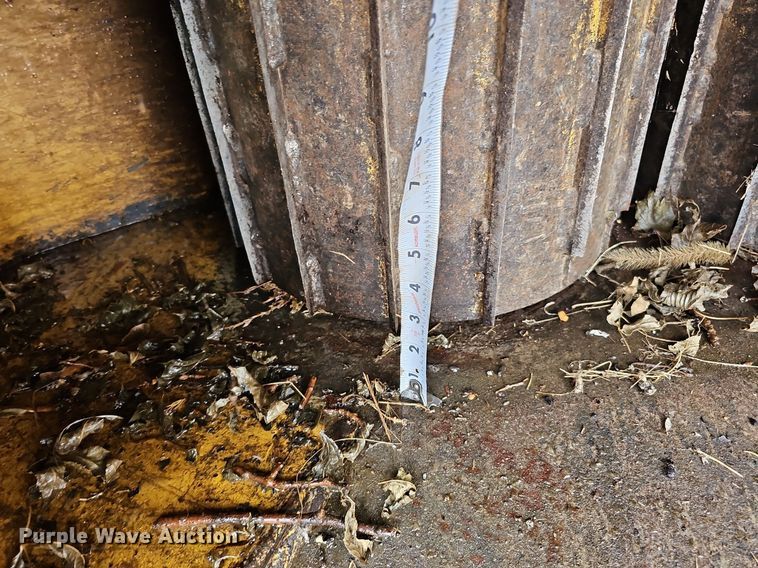 image for item DQ0301 1992 Vermeer 1250BC  wood chipper