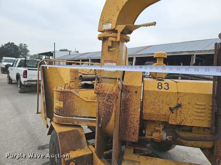 image for item DQ0301 1992 Vermeer 1250BC  wood chipper