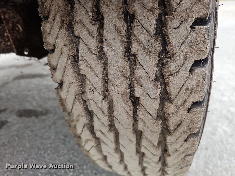 image for item DQ0301 1992 Vermeer 1250BC  wood chipper