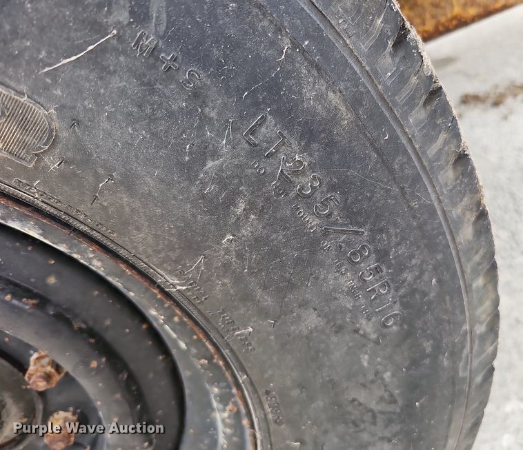 image for item DQ0301 1992 Vermeer 1250BC  wood chipper