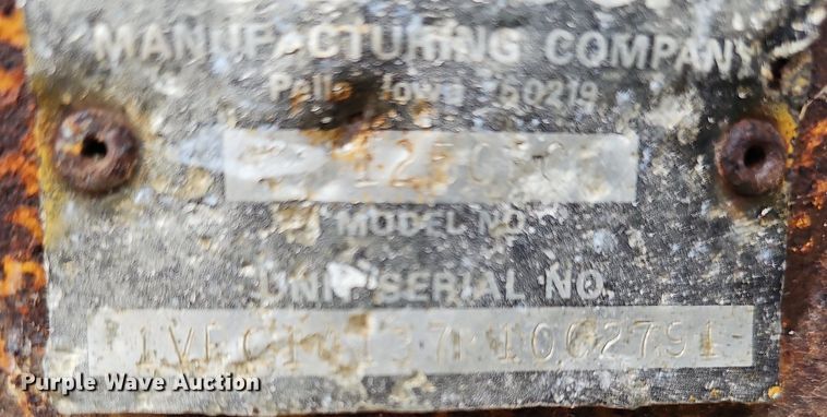 image for item DQ0301 1992 Vermeer 1250BC  wood chipper