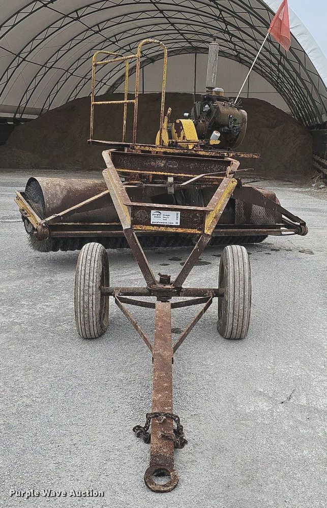 image for item DQ0302 Henke VB10  pull type sweeper