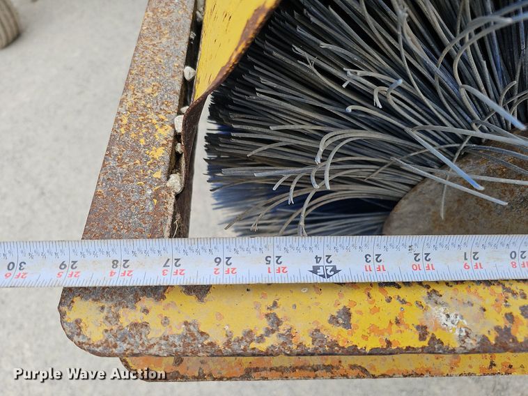 image for item DQ0302 Henke VB10  pull type sweeper