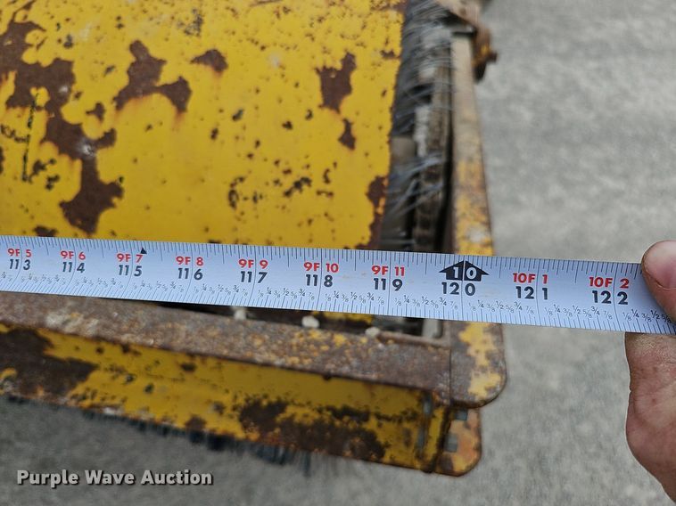 image for item DQ0302 Henke VB10  pull type sweeper