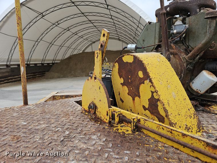 image for item DQ0302 Henke VB10  pull type sweeper