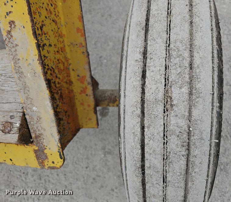 image for item DQ0302 Henke VB10  pull type sweeper