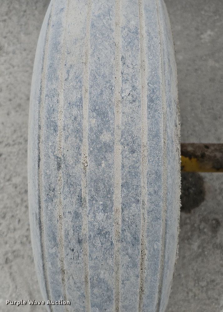 image for item DQ0302 Henke VB10  pull type sweeper