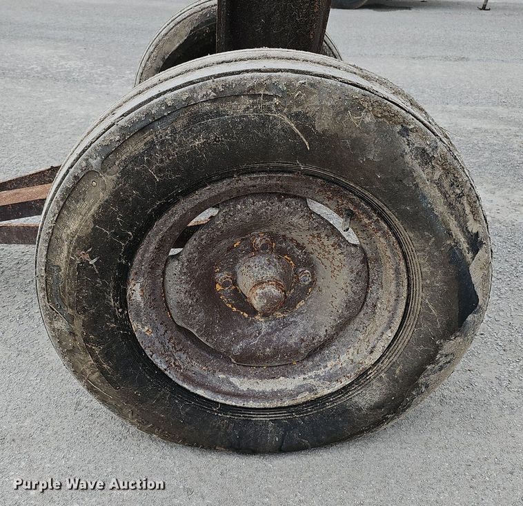 image for item DQ0302 Henke VB10  pull type sweeper