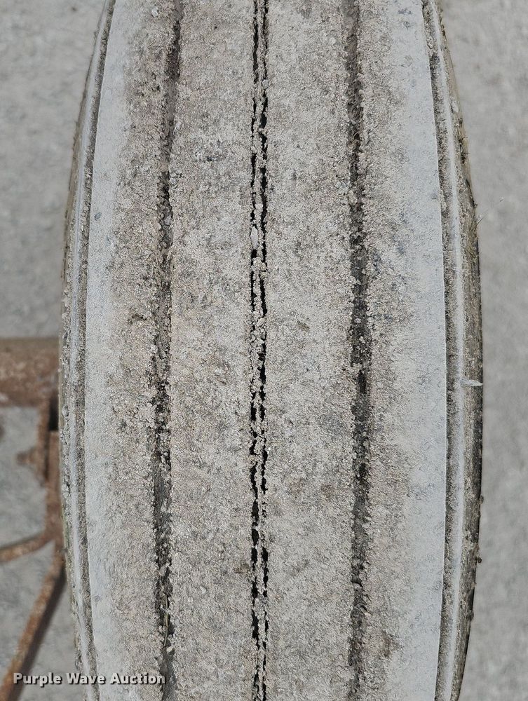 image for item DQ0302 Henke VB10  pull type sweeper