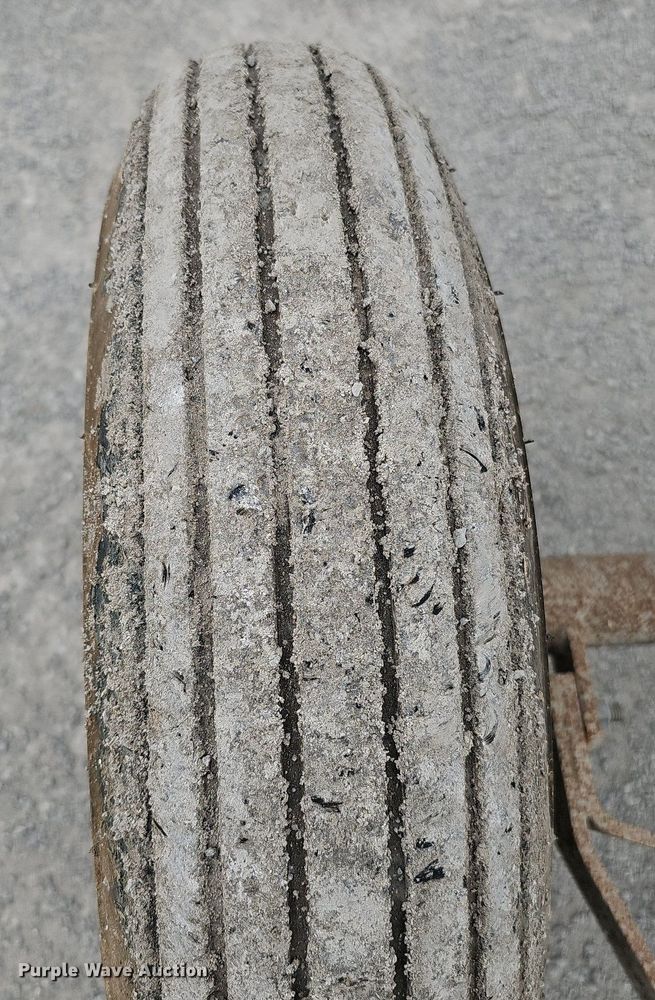 image for item DQ0302 Henke VB10  pull type sweeper