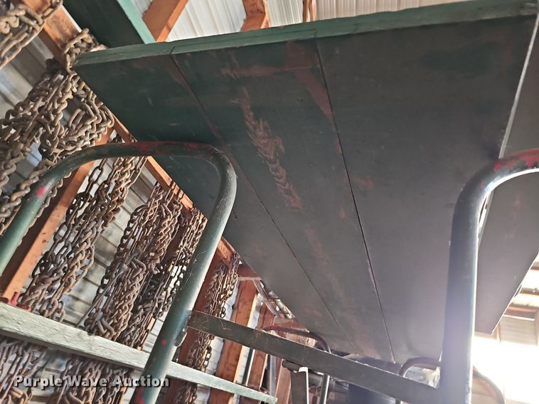 image for item DQ0332 (4) picnic tables