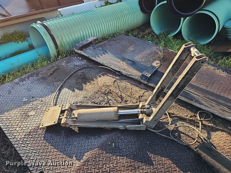 image for item DQ0333 Dump flatbed