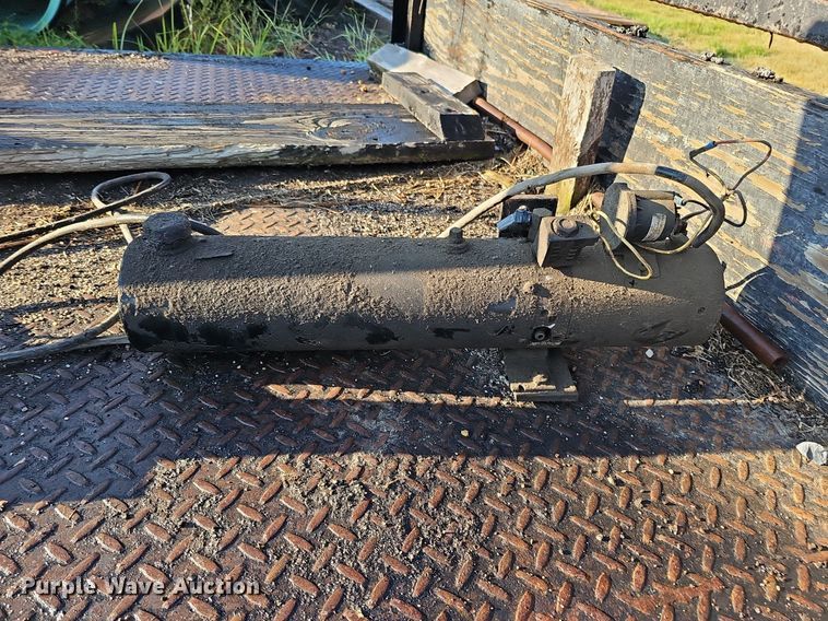 image for item DQ0333 Dump flatbed