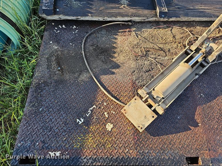 image for item DQ0333 Dump flatbed