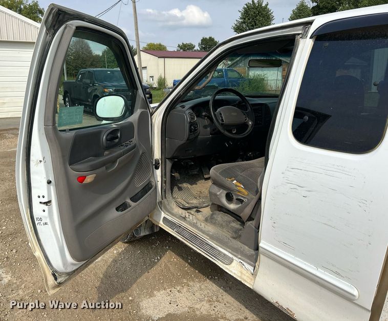 image for item DQ0939 2001 Ford F150 XLT  SuperCab pickup truck