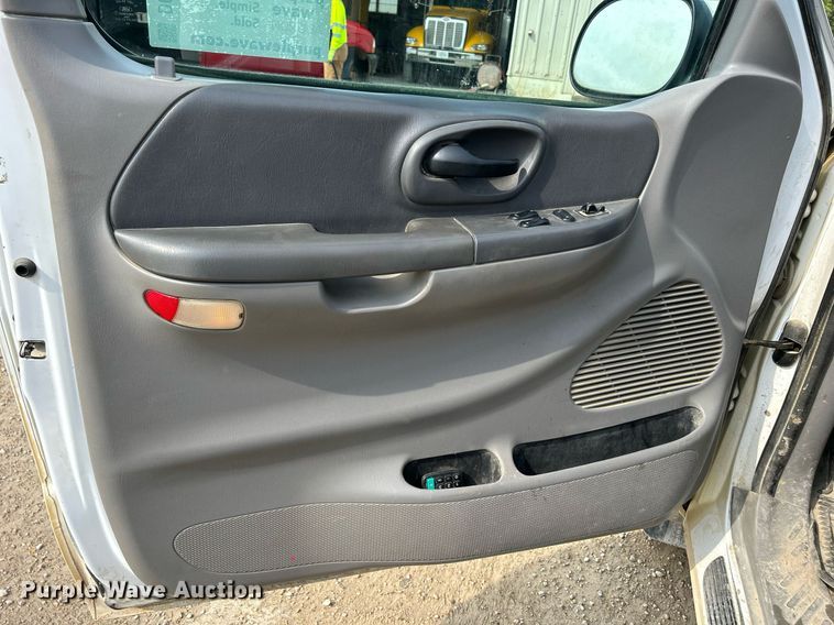 image for item DQ0939 2001 Ford F150 XLT  SuperCab pickup truck