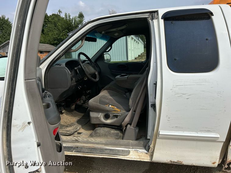 image for item DQ0939 2001 Ford F150 XLT  SuperCab pickup truck