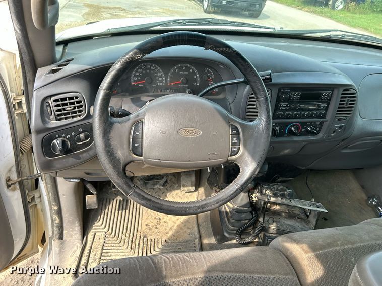 image for item DQ0939 2001 Ford F150 XLT  SuperCab pickup truck