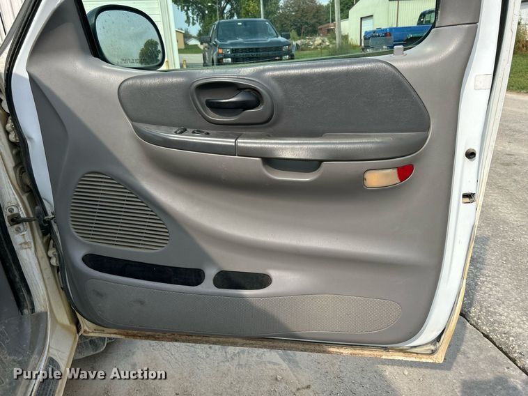 image for item DQ0939 2001 Ford F150 XLT  SuperCab pickup truck