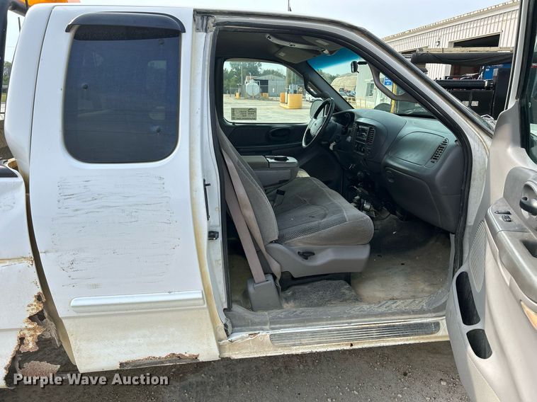 image for item DQ0939 2001 Ford F150 XLT  SuperCab pickup truck
