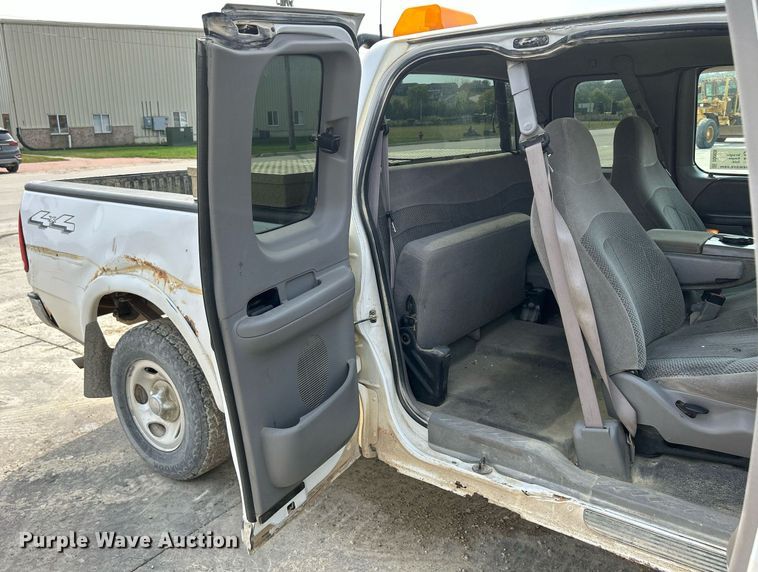 image for item DQ0939 2001 Ford F150 XLT  SuperCab pickup truck