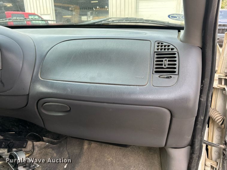 image for item DQ0939 2001 Ford F150 XLT  SuperCab pickup truck