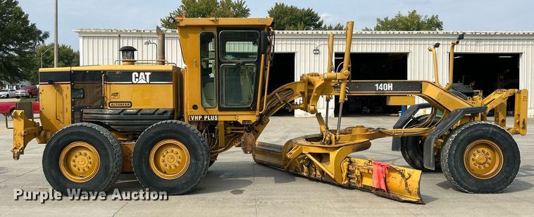 image for item DQ0940 2005 Caterpillar 140H VHP  motor grader