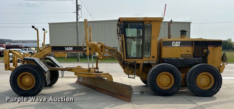 image for item DQ0940 2005 Caterpillar 140H VHP  motor grader