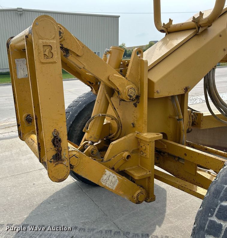 image for item DQ0940 2005 Caterpillar 140H VHP  motor grader