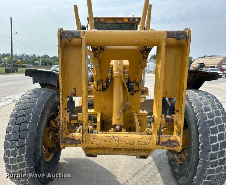 image for item DQ0940 2005 Caterpillar 140H VHP  motor grader