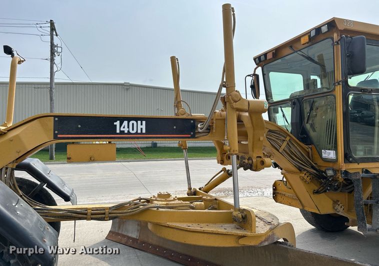 image for item DQ0940 2005 Caterpillar 140H VHP  motor grader