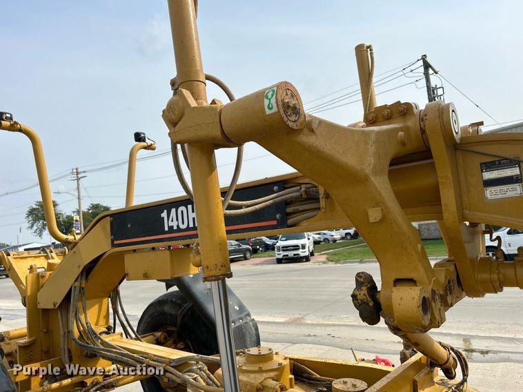 image for item DQ0940 2005 Caterpillar 140H VHP  motor grader