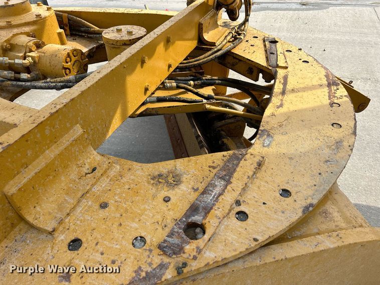 image for item DQ0940 2005 Caterpillar 140H VHP  motor grader