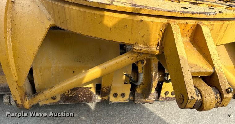 image for item DQ0940 2005 Caterpillar 140H VHP  motor grader