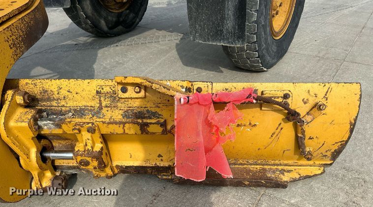 image for item DQ0940 2005 Caterpillar 140H VHP  motor grader