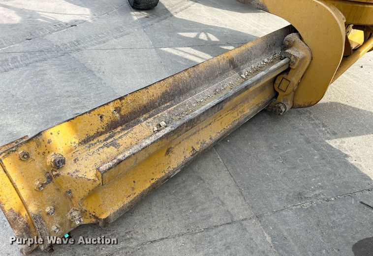 image for item DQ0940 2005 Caterpillar 140H VHP  motor grader