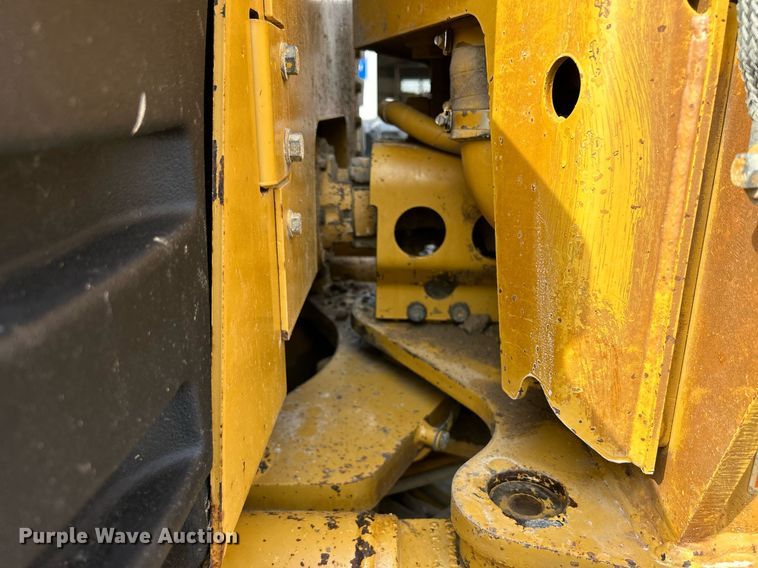 image for item DQ0940 2005 Caterpillar 140H VHP  motor grader