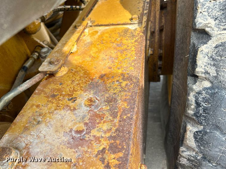 image for item DQ0940 2005 Caterpillar 140H VHP  motor grader