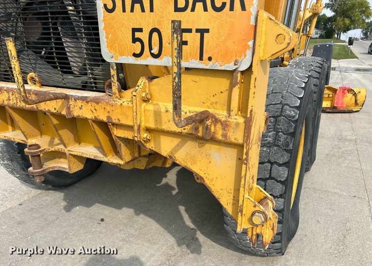 image for item DQ0940 2005 Caterpillar 140H VHP  motor grader