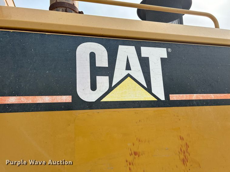 image for item DQ0940 2005 Caterpillar 140H VHP  motor grader