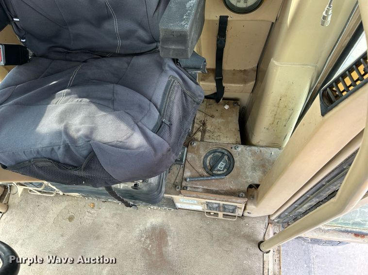 image for item DQ0940 2005 Caterpillar 140H VHP  motor grader