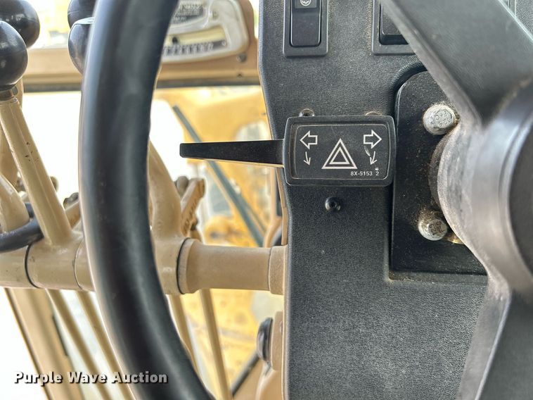 image for item DQ0940 2005 Caterpillar 140H VHP  motor grader