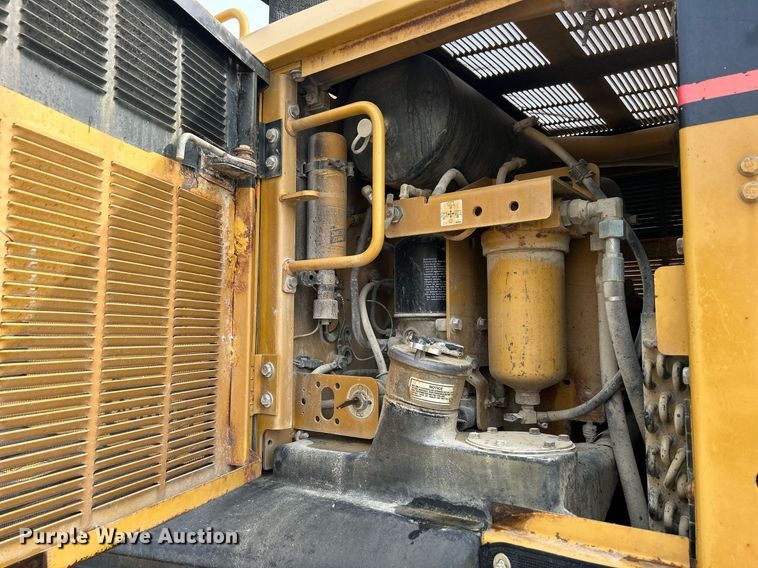 image for item DQ0940 2005 Caterpillar 140H VHP  motor grader