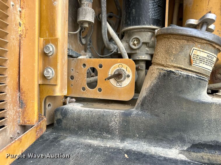 image for item DQ0940 2005 Caterpillar 140H VHP  motor grader