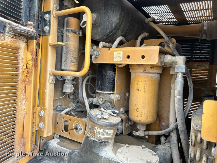 image for item DQ0940 2005 Caterpillar 140H VHP  motor grader