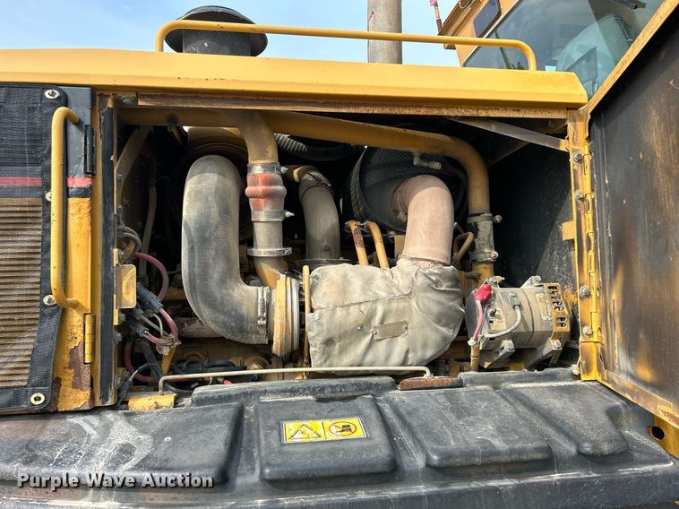 image for item DQ0940 2005 Caterpillar 140H VHP  motor grader