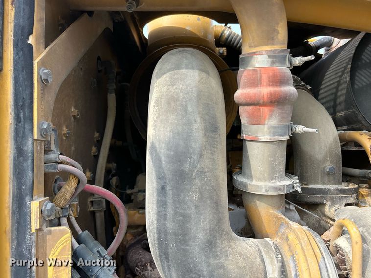 image for item DQ0940 2005 Caterpillar 140H VHP  motor grader