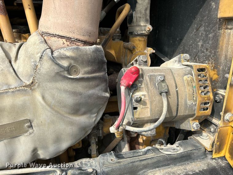 image for item DQ0940 2005 Caterpillar 140H VHP  motor grader