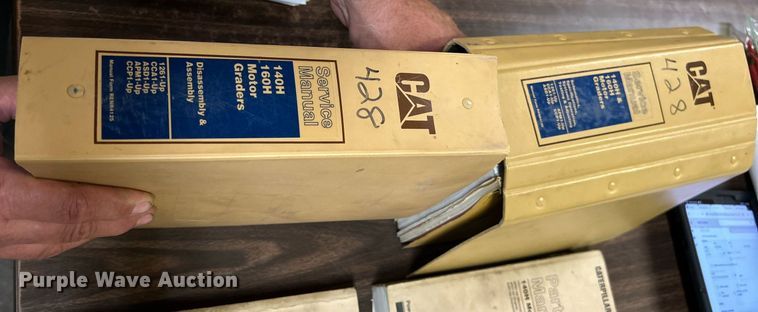 image for item DQ0940 2005 Caterpillar 140H VHP  motor grader